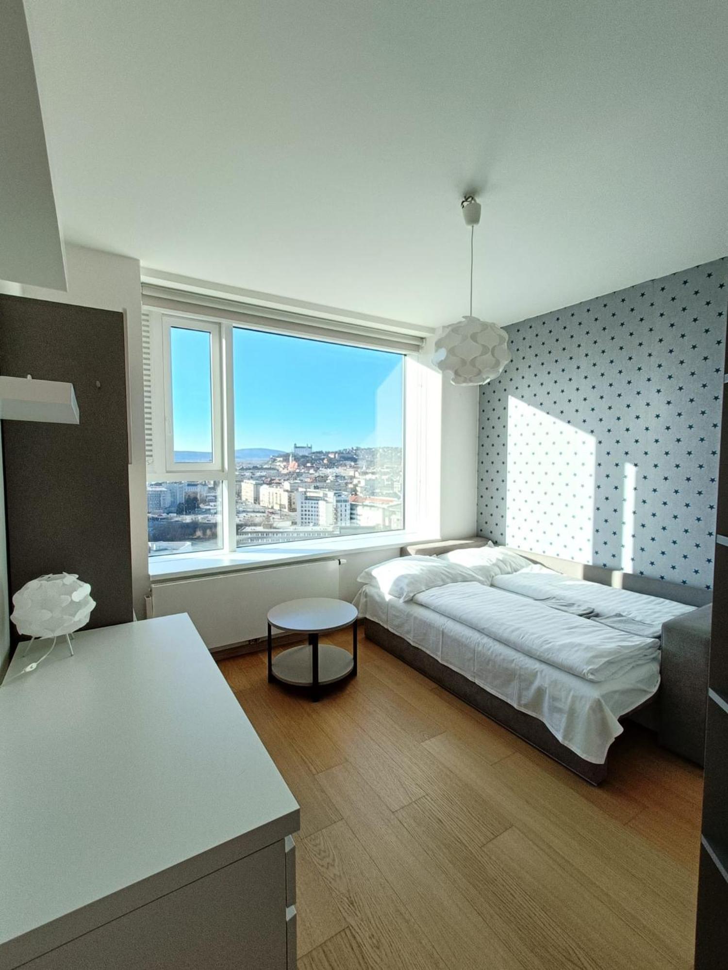 Sag Panorama Apartment 3 Rooms 19Th Floor Great View Free Parking Bratislava Exterior photo